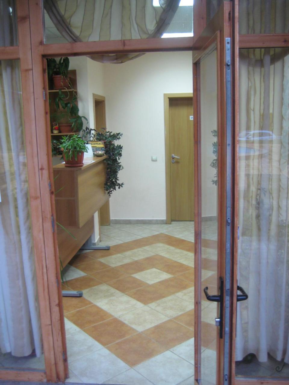 יאגודינה Hotel Restaurant Popini Laki מראה חיצוני תמונה