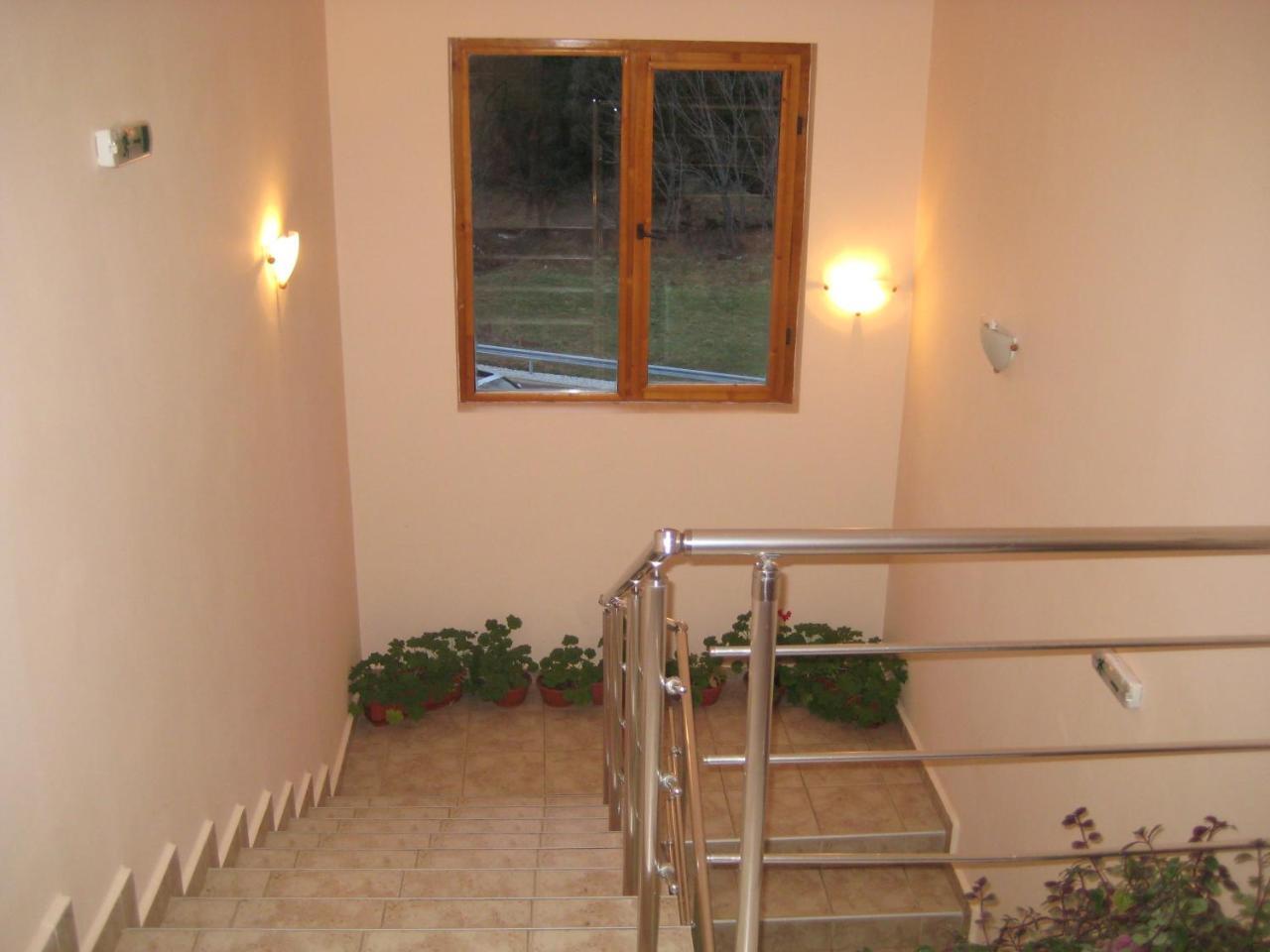 יאגודינה Hotel Restaurant Popini Laki מראה חיצוני תמונה
