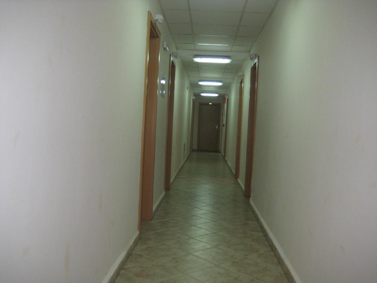 יאגודינה Hotel Restaurant Popini Laki מראה חיצוני תמונה